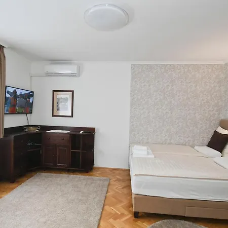 Family Apartment Apartment Eger