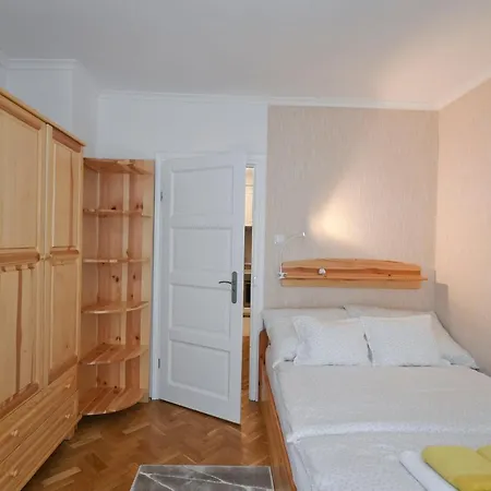 Family Apartment Lejlighed Eger