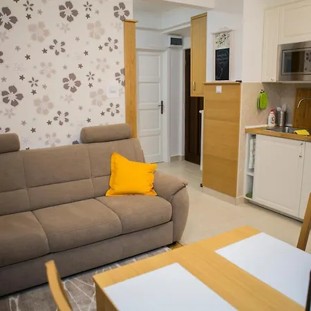 Vicente's apartment * Eger