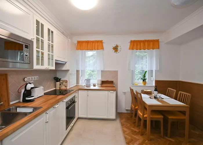 Family Apartment דירה *